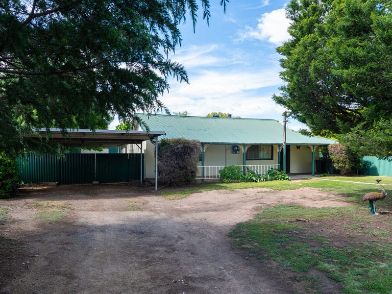 7 Brial Street, Boorowa, NSW 2586