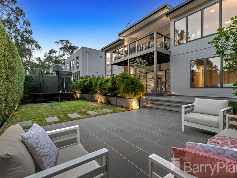 28 Sugarloaf Drive, Macleod, VIC 3085