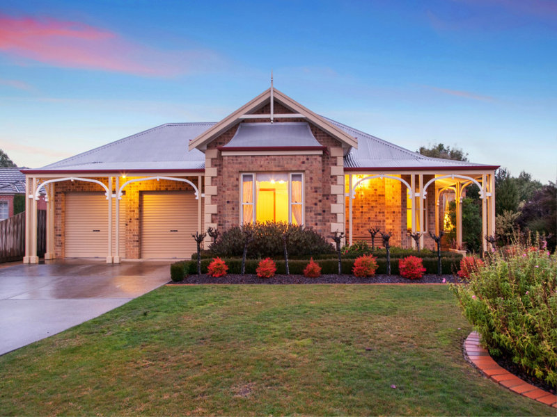 4 Belltower Avenue, Alfredton, Vic 3350 Property Details