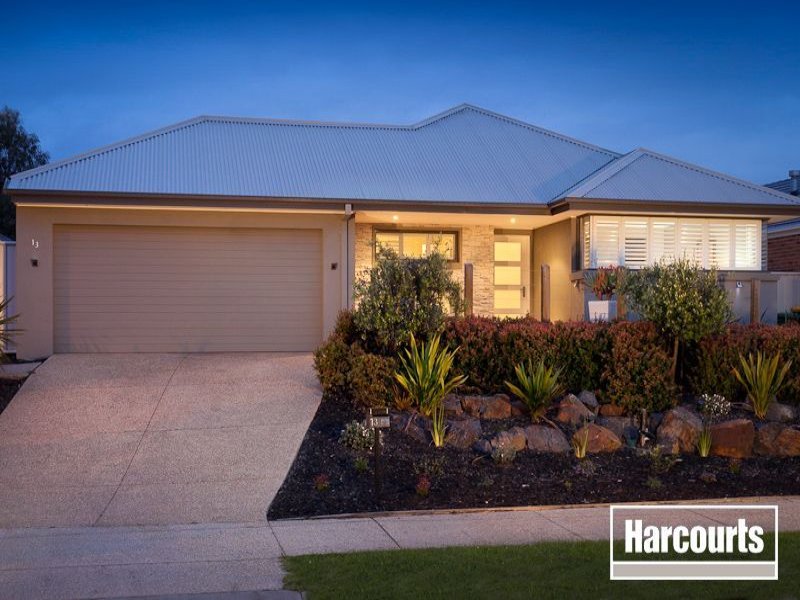 13 Botanic Drive, Pakenham, VIC 3810