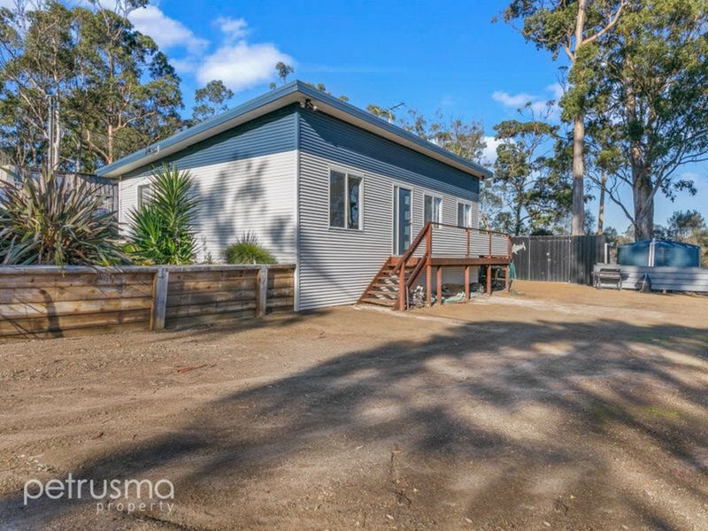 672 Sommers Bay Road, Murdunna, Tas 7178 Property Details