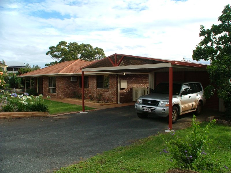 11 Palmer Drive, Highfields, QLD 4352
