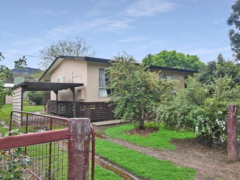 5759 Nundle Road, Woolomin, NSW 2340 Property Details