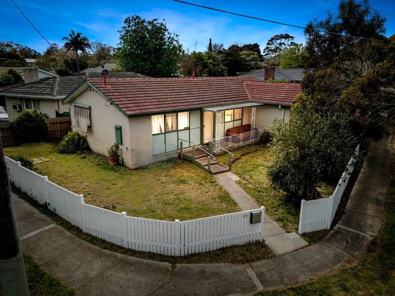 17 Karingal Drive, Frankston, Vic 3199 Property Details
