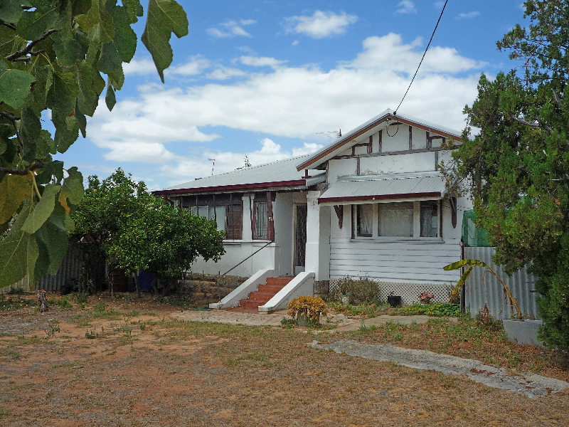 28 Sussex Street, Spearwood, WA 6163 Property Details