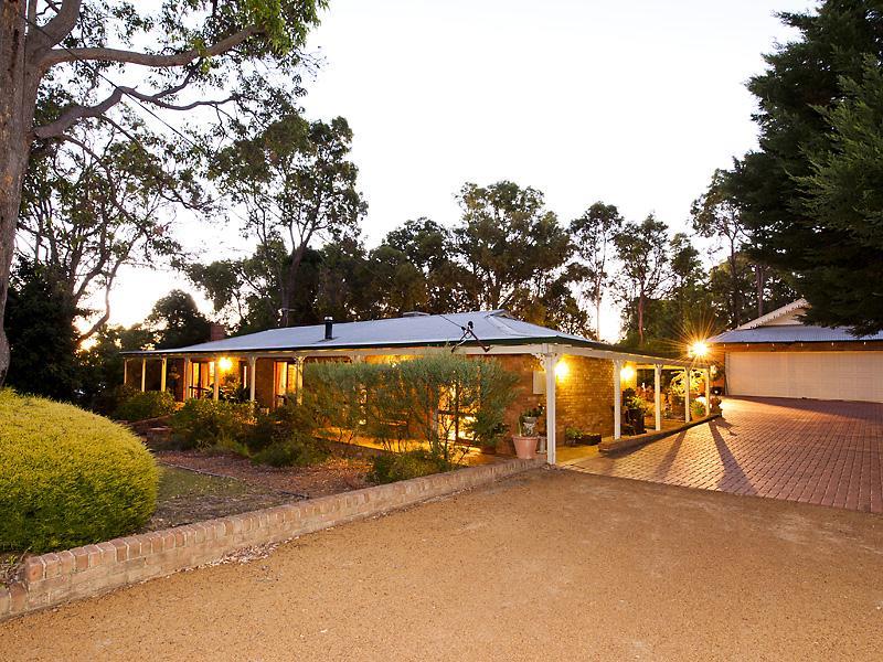 857 Brookton Highway, Roleystone, WA 6111