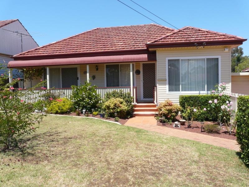 90 Anzac Avenue, Engadine, NSW 2233 Property Details