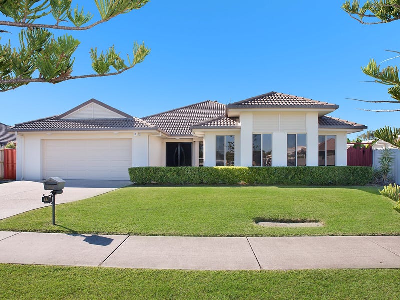 17 Whitehaven Way, Pelican Waters, QLD 4551