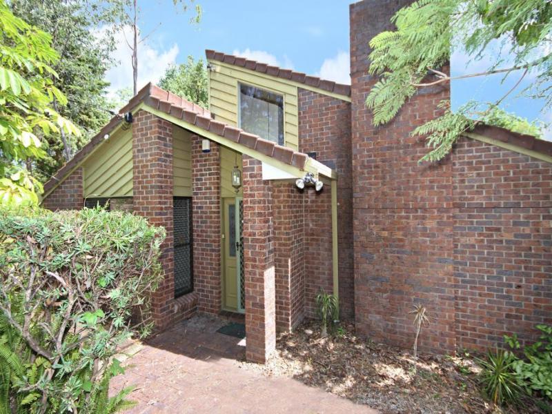 69A Bonogin Road, Mudgeeraba, Qld 4213 Property Details