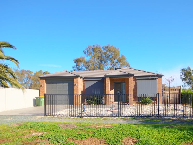 4 Echuca Road, Rochester, Vic 3561 Property Details