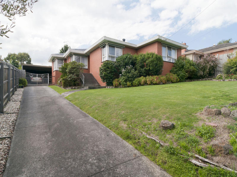 12 Shirley Street, Mooroolbark, VIC 3138