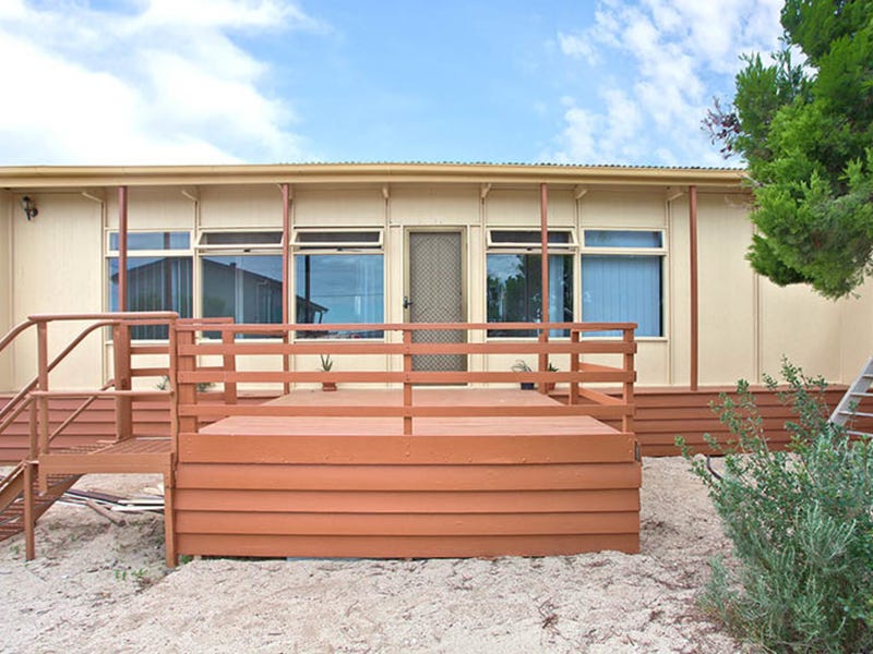 4 Plover Avenue, Thompson Beach, SA 5501