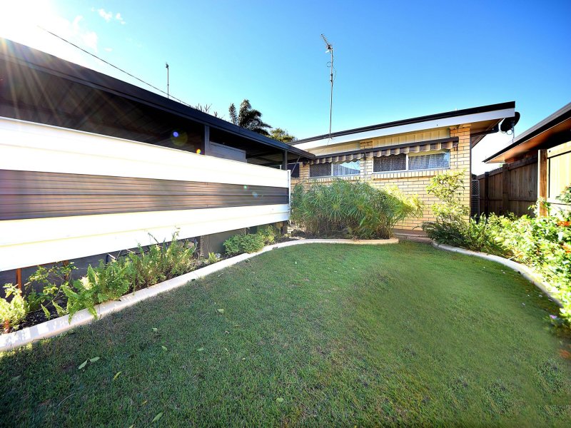 105 Chainey Avenue, Miami, QLD 4220