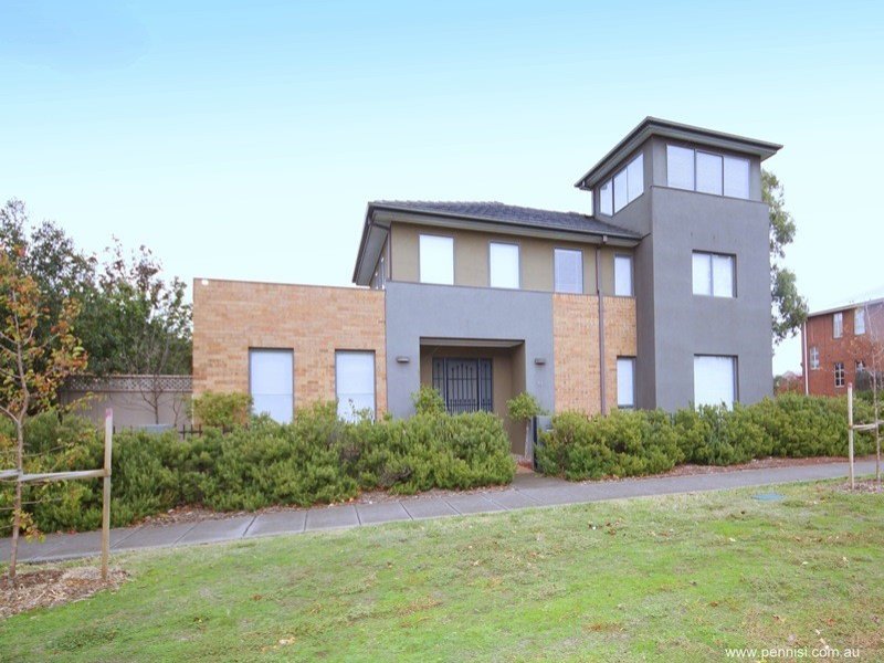 52 Edgewater Boulevard, Maribyrnong, Vic 3032 Property Details