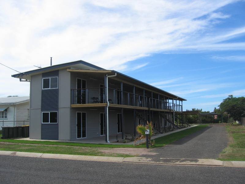 22 Lihs Street, Elliott Heads, QLD 4670