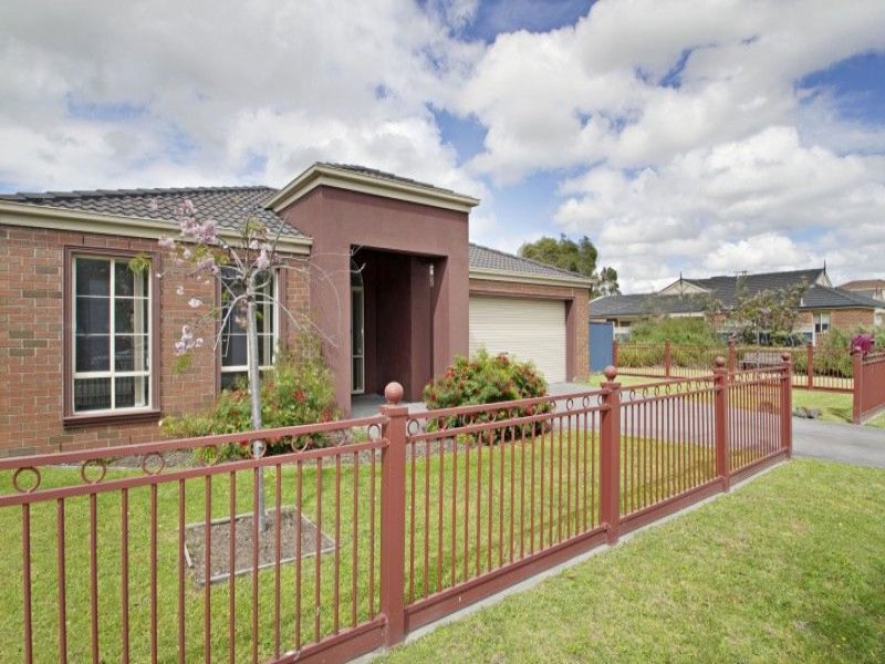 64 Shearwater Drive, Pakenham, Vic 3810 Property Details