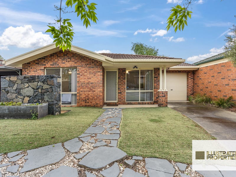 18 Alarmon Crescent, Dunlop, ACT 2615 Property Details
