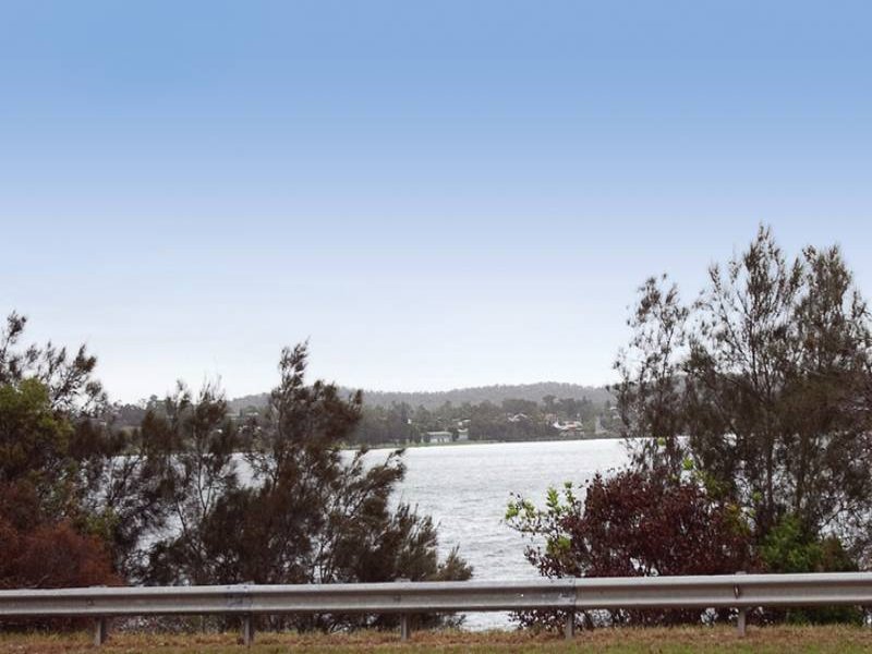 244 The Esplanade, Speers Point, NSW 2284