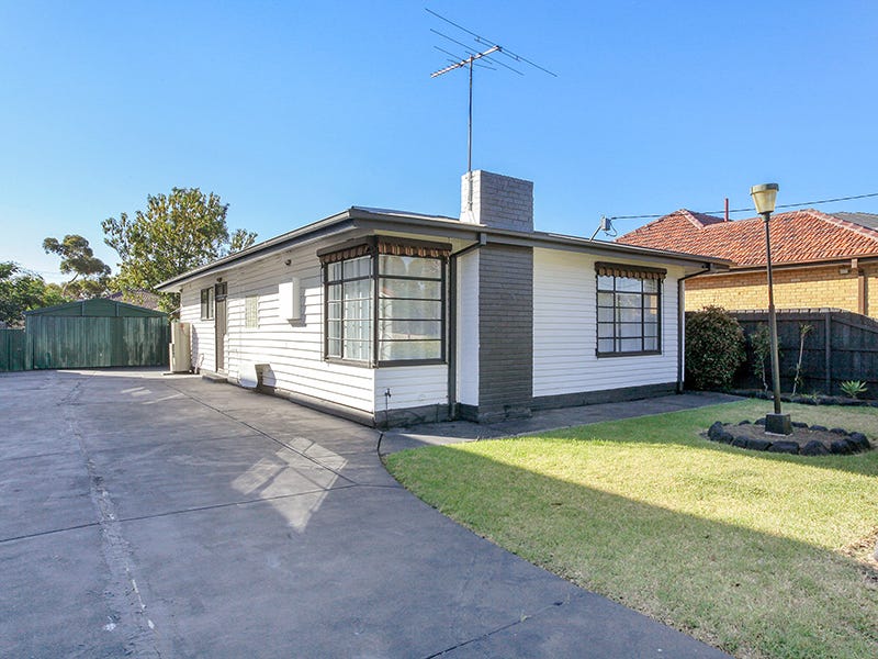 10 Gordon Street, Newport, VIC 3015