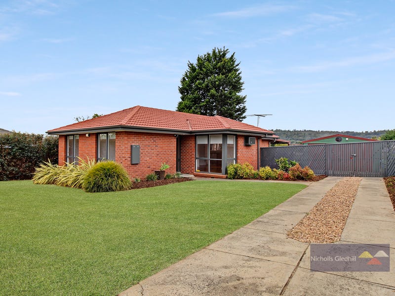 1 Nevis Court, Endeavour Hills, VIC 3802