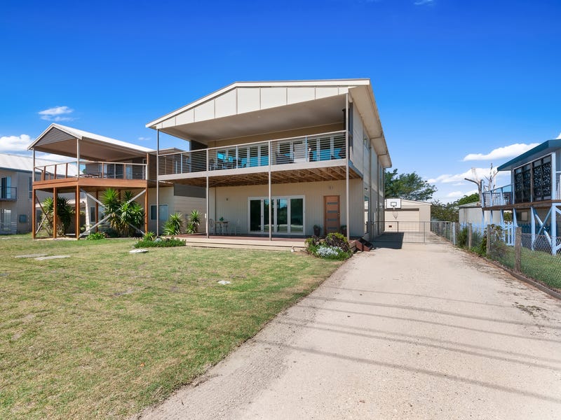16 Lake Street, Loch Sport, VIC 3851