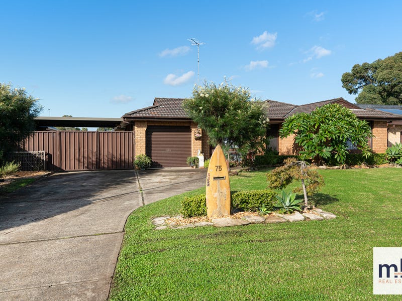 75 Hamlet Cres, Rosemeadow, NSW 2560