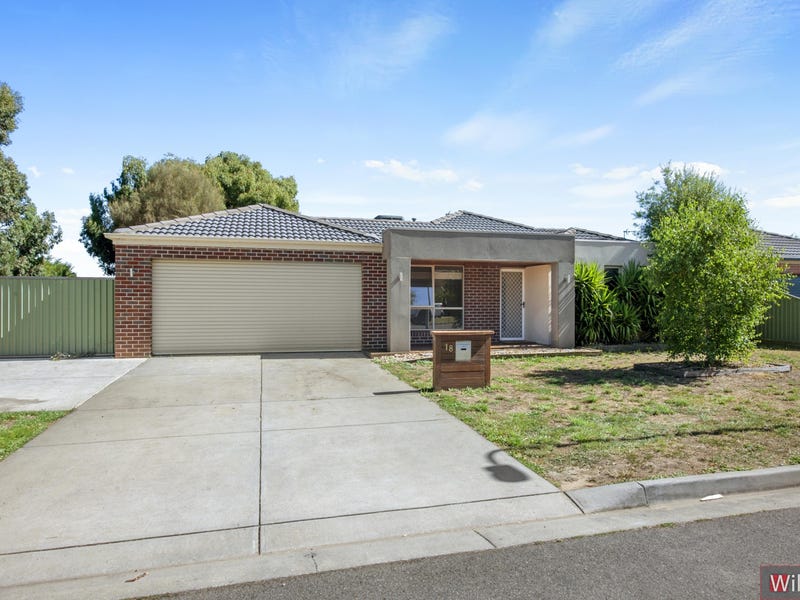 18 Carmichael Court, Sebastopol, VIC 3356