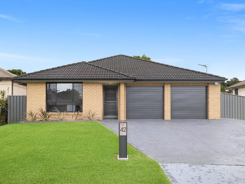 42 Massey Street, Berkeley, NSW 2506 Property Details