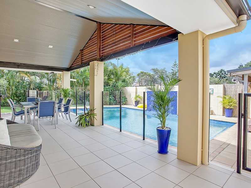 1 Holbrook Way, Elanora, Qld 4221 Property Details