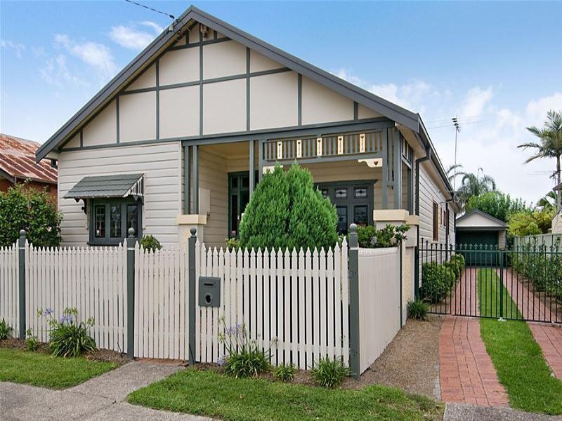 255 Beaumont Street, Hamilton South, NSW 2303