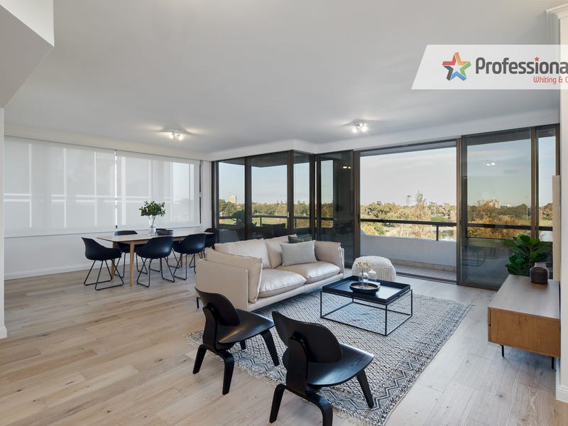 25/73 Queens Road, Melbourne, Vic 3004 Property Details