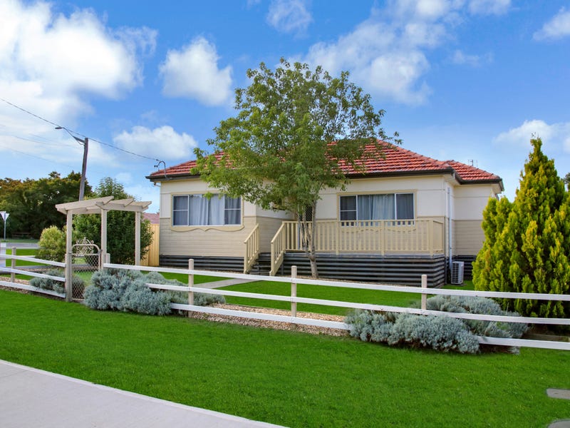 22 Carcoar St, Blayney, NSW 2799 Property Details