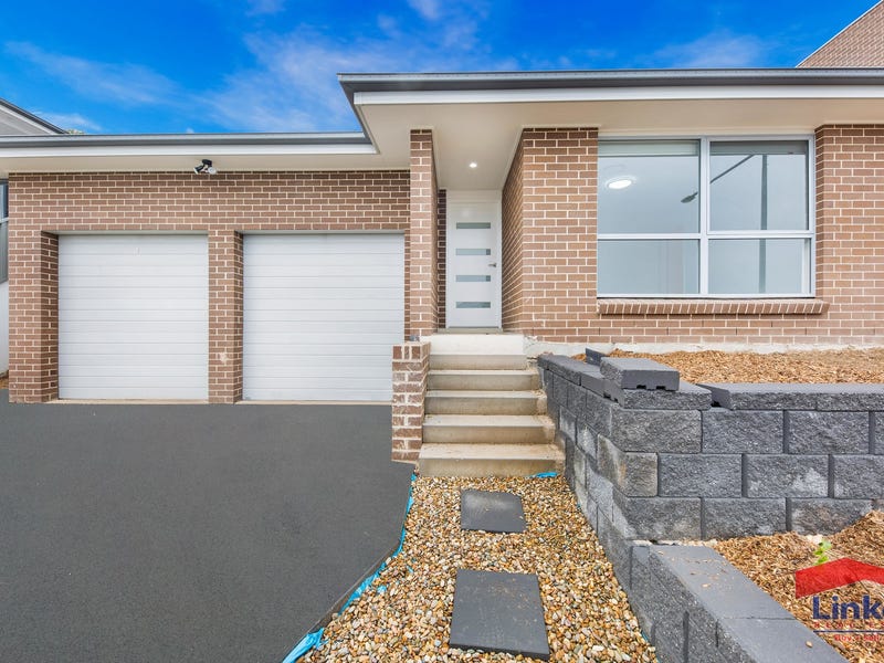 14 Fleming Drive, Campbelltown, NSW 2560