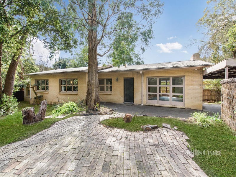 18 Naughton Grove, Blackburn, VIC 3130