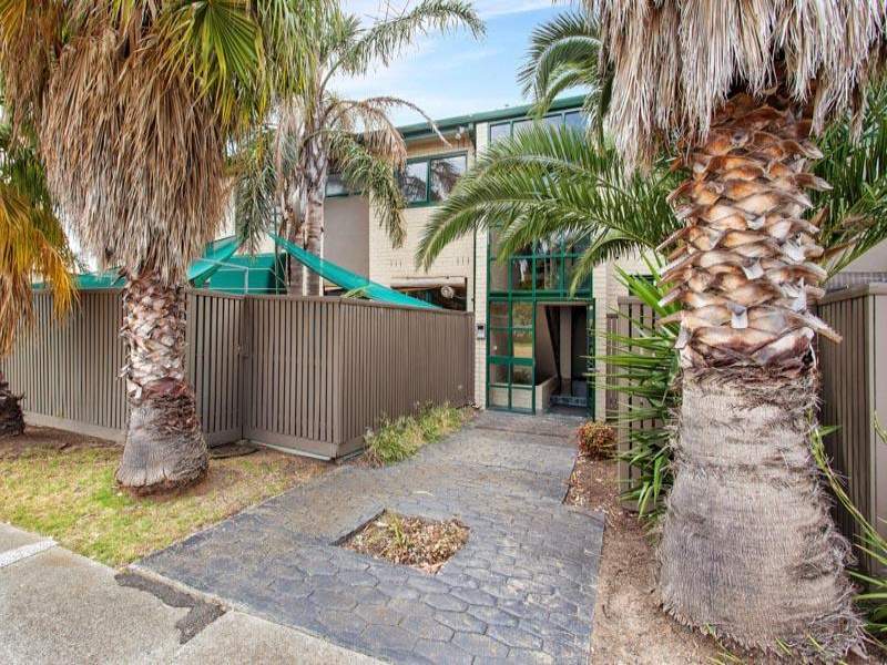 2/53 Morris Street, Williamstown, Vic 3016 Property Details