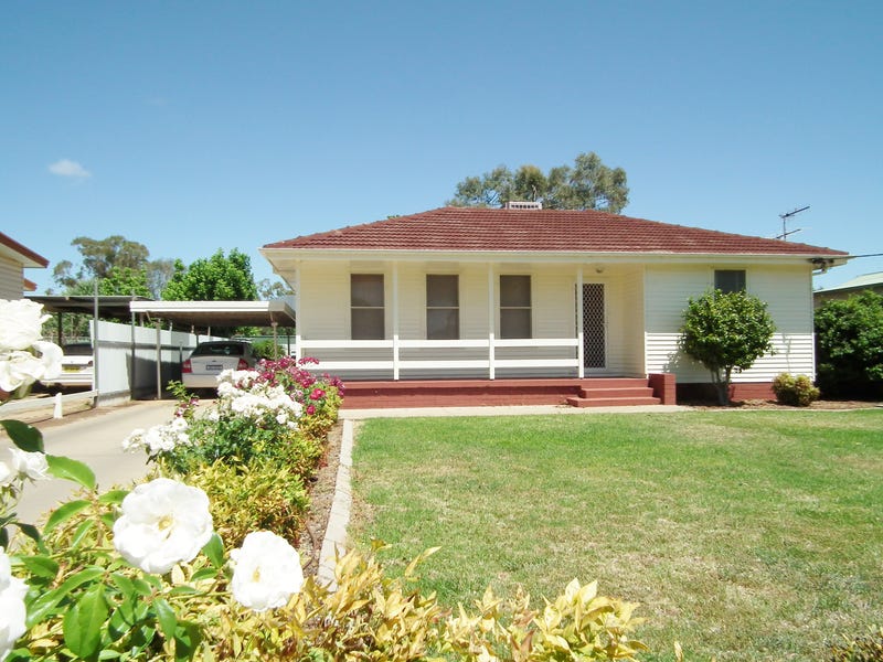 10 Noorla Street, Griffith, NSW 2680 Property Details