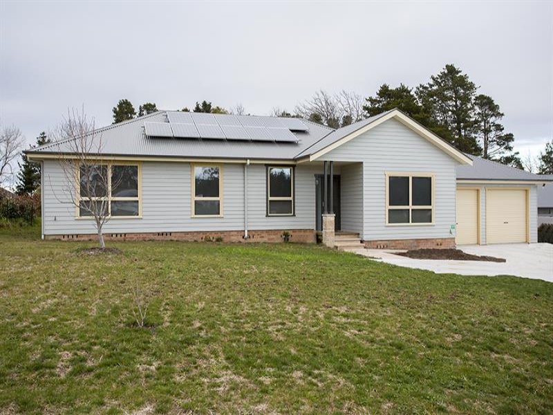 8 Tobin Pl, Bundanoon, NSW 2578 Property Details