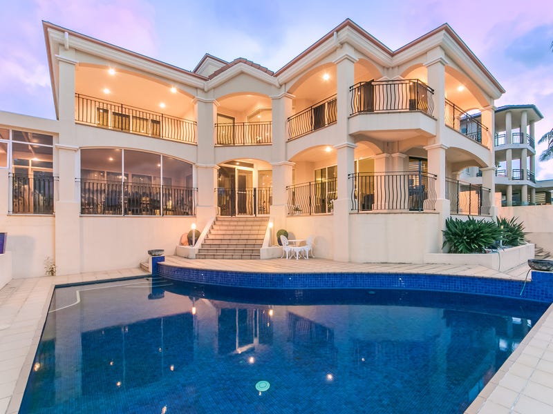 38 Istana View, Clear Island Waters, QLD 4226