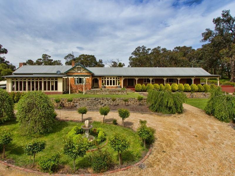 153 Mt Macedon Road, Macedon, Vic 3440 Property Details