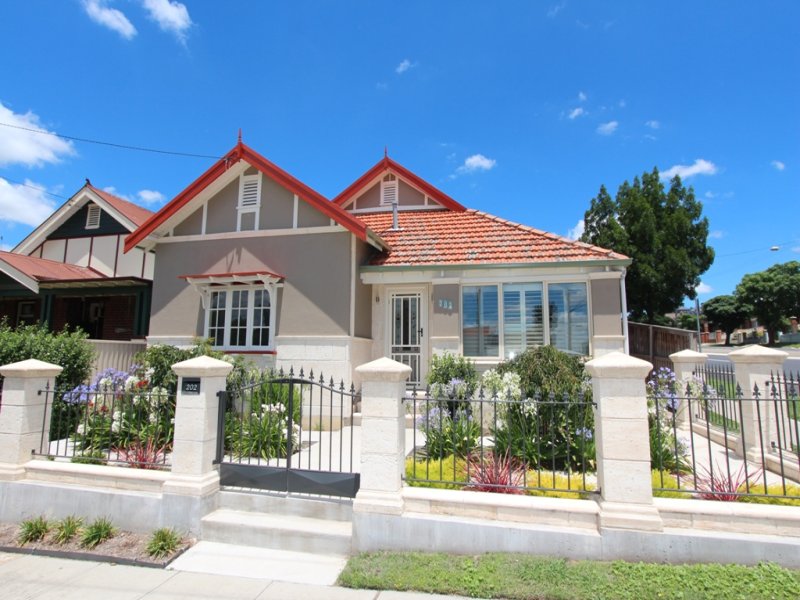 202 Keppel Street, Bathurst, NSW 2795 Property Details