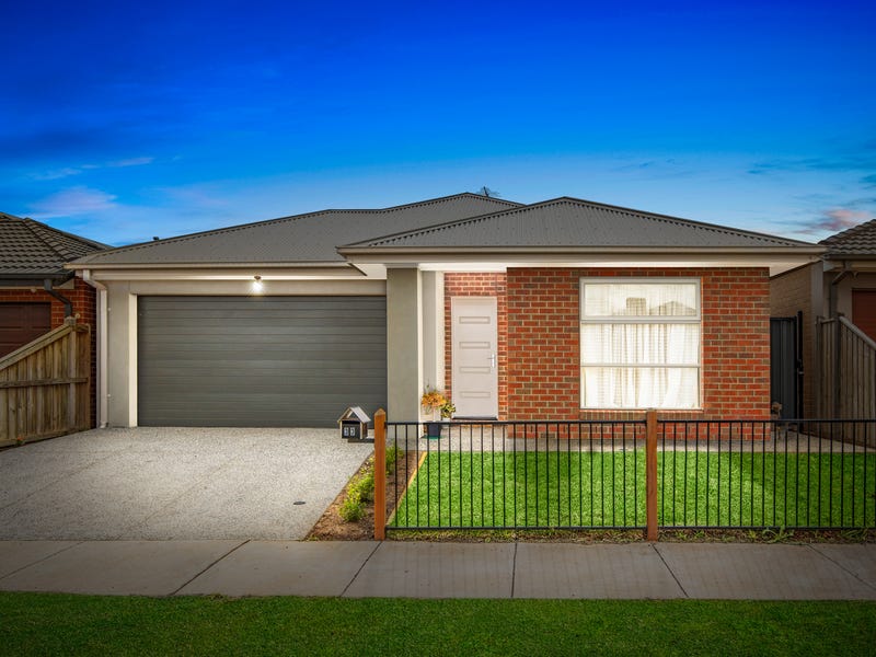 33 Rosette Crescent, Rockbank, Vic 3335 Property Details