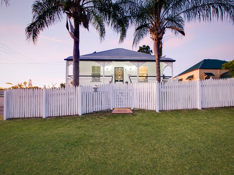 12 Morris Street, Silkstone, Qld 4304 House for Sale