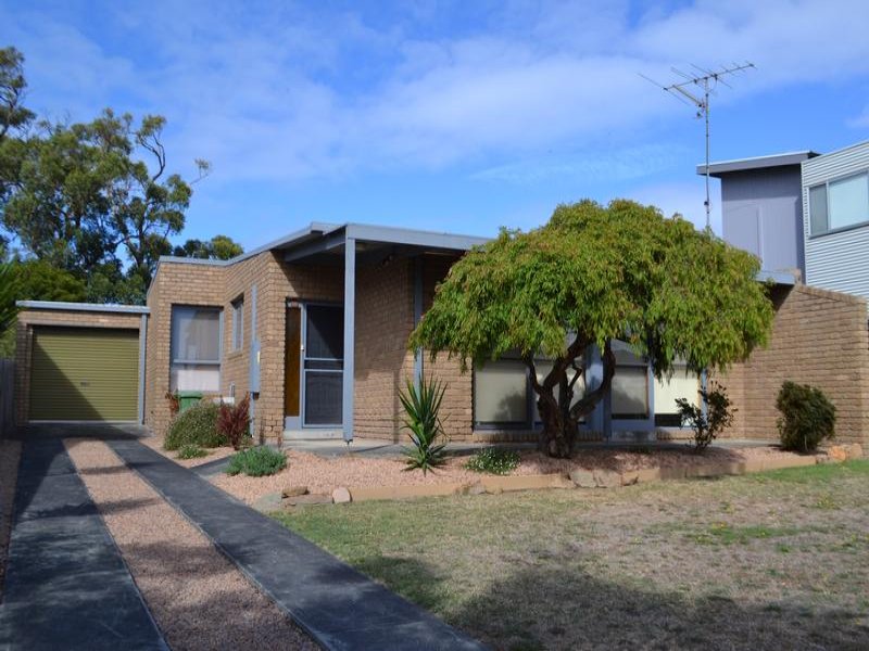 11 Golf Street, Inverloch, Vic 3996 Property Details