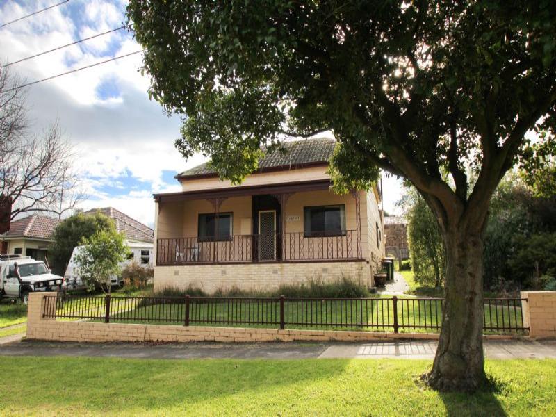 24 Young Street, Leongatha, VIC 3953