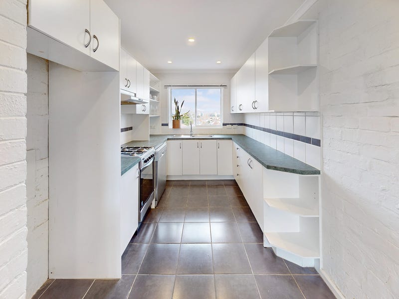 11/2 Ruabon Road, Toorak, Vic 3142 Apartment for Rent