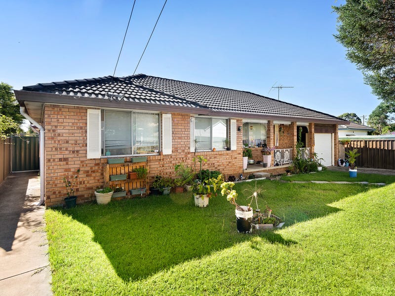 Houses for Sale in Minto, NSW 2566