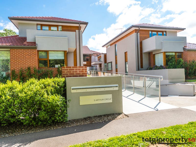 4/5 Arthur Circle, Forrest, ACT 2603 Property Details