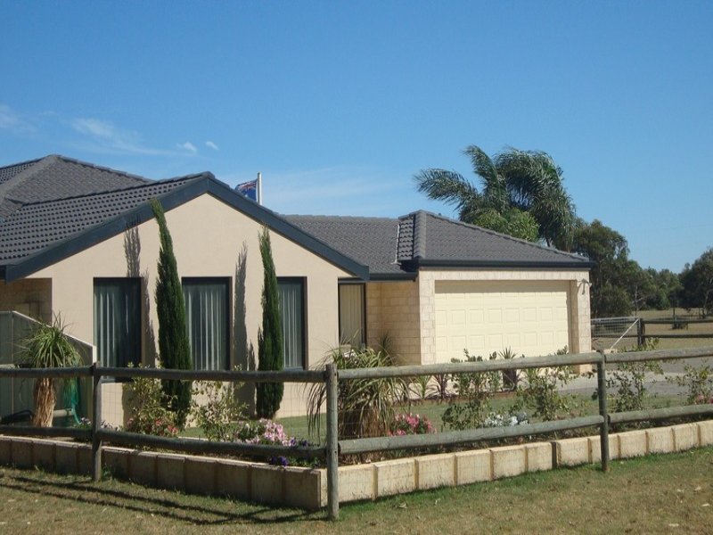 14 Border Drive, Deepdale, WA 6532