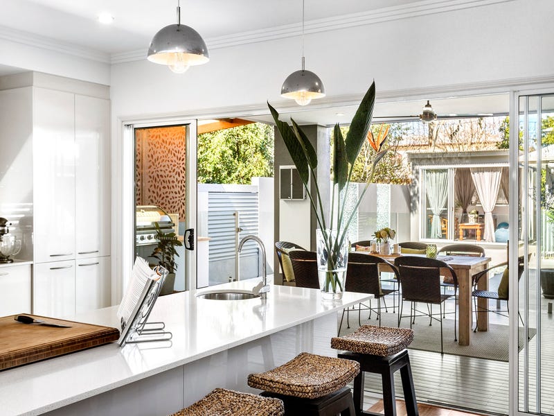 12 Wylie Street, Graceville, Qld 4075 Property Details