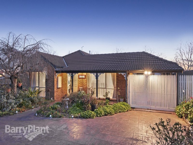 17 Howitt Court, Berwick, Vic 3806 Property Details